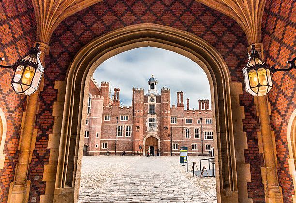 Hampton court palace tudor arch 3