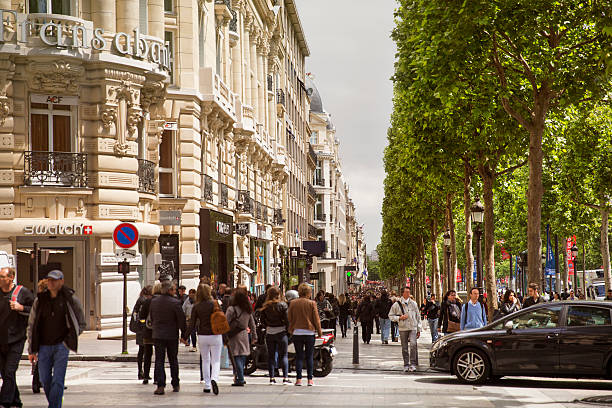 Champs Elysees and Arc de Triomphe on a luxury chauffeured Paris route